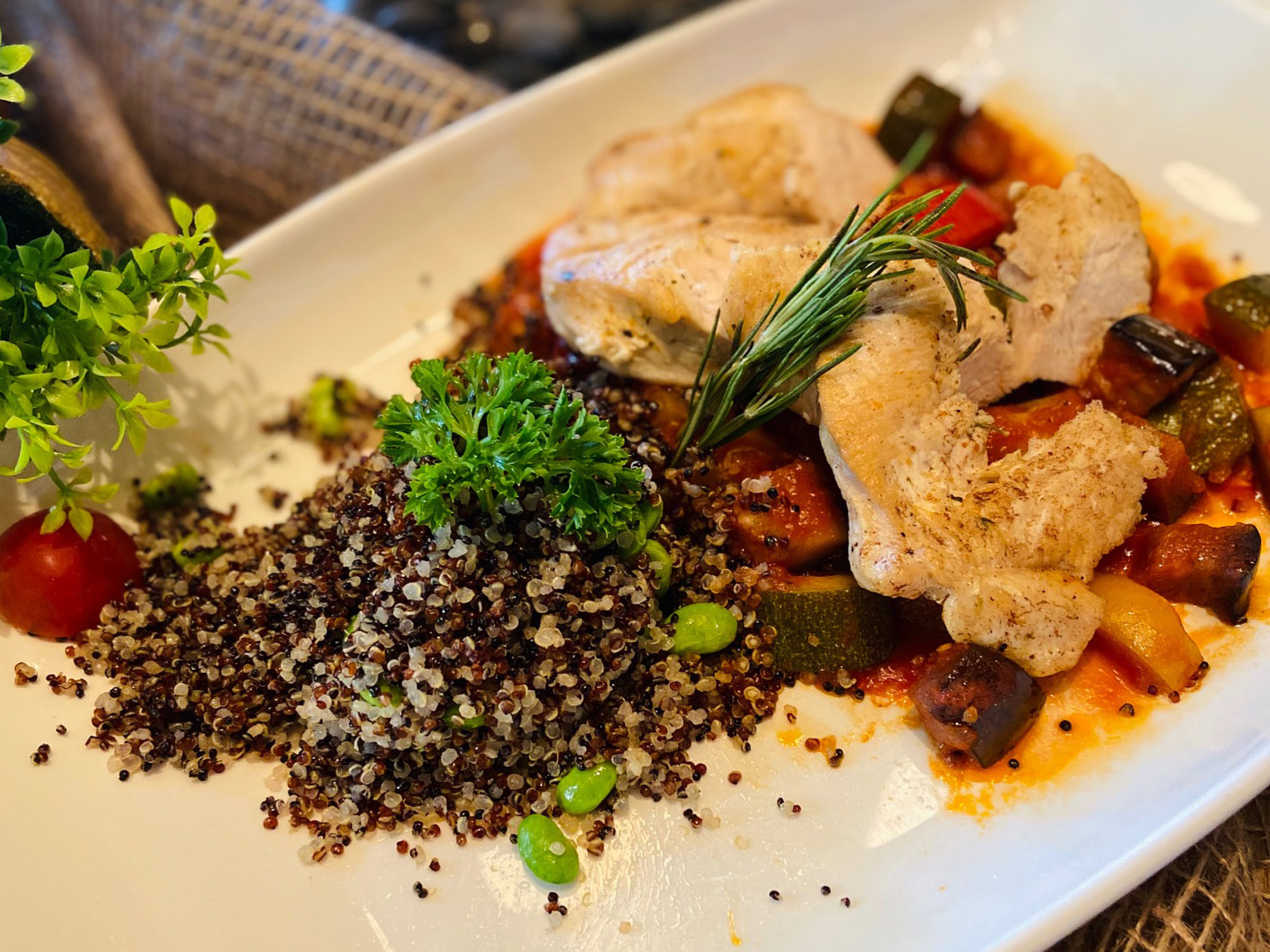 Hähnchenfilet mit Ratatouille-Gemüse